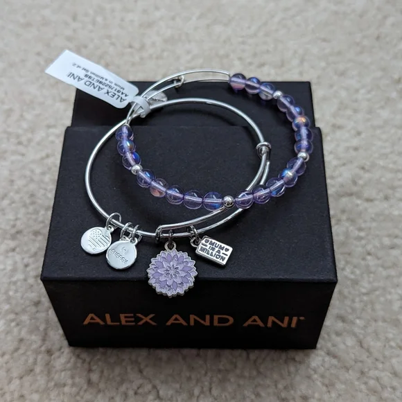Alex + Ani Mum in a Million Bracelet Set - Picture 3 of 6